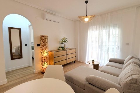 Apartment à Torrevieja, Alicante, Espagne 2 chambres, 50 m2 No. 184287