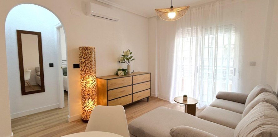 Appartamento a Torrevieja, Alicante, Spagna 2 camere da letto, 50 mq. N° 184287