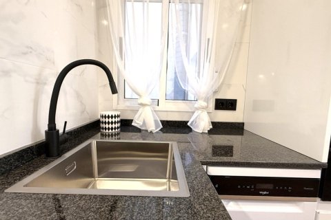 Appartamento in vendita a Torrevieja, Alicante, Spagna 2 camere da letto, 50 mq. N° 184287 - foto 3