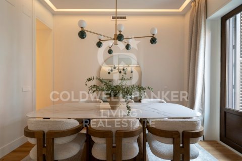 Huoneisto myytävänä Madrid, Espanja, 4 makuuhuonetta, 132 m2 No. 156954 - kuva 18