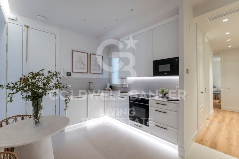 Huoneisto myytävänä Madrid, Espanja, 4 makuuhuonetta, 132 m2 No. 156954 - kuva 9
