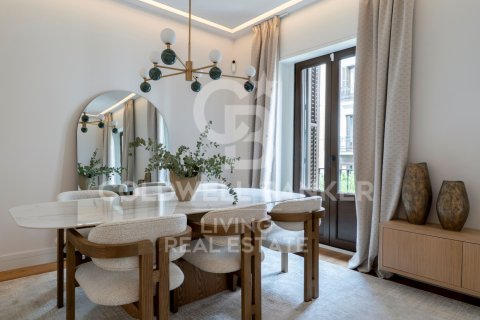Huoneisto myytävänä Madrid, Espanja, 4 makuuhuonetta, 132 m2 No. 156954 - kuva 11