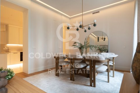 Huoneisto myytävänä Madrid, Espanja, 4 makuuhuonetta, 132 m2 No. 156954 - kuva 19