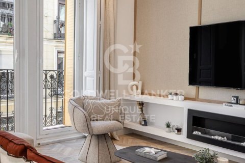 Apartamento en venta en Madrid, España 3 dormitorios, 137 m2 No. 156952 - foto 3