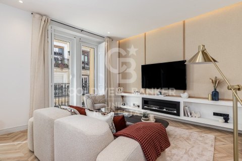 Apartamento en venta en Madrid, España 3 dormitorios, 137 m2 No. 156952 - foto 2