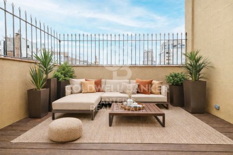 Продажа пентхауса в Барселона, Испания 2 спальни, 93м2 №156956 - фото 5