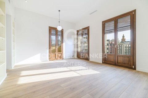 Продажа пентхауса в Барселона, Испания 2 спальни, 93м2 №156956 - фото 2