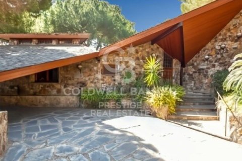 Dom w Sant Andreu de Llavaneres, Barcelona, Hiszpania 7 sypialni, 725 mkw. nr 156955 – zdjęcie 3