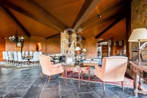 House for sale in Sant Andreu de Llavaneres, Barcelona, Spain 7 bedrooms, 725 sq.m. No. 156955 - photo 18