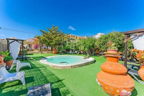 Commercial property for sale San Miguel de Abona, Tenerife, Spain 13 bedrooms, 893 sq.m. No. 111057 - photo 12