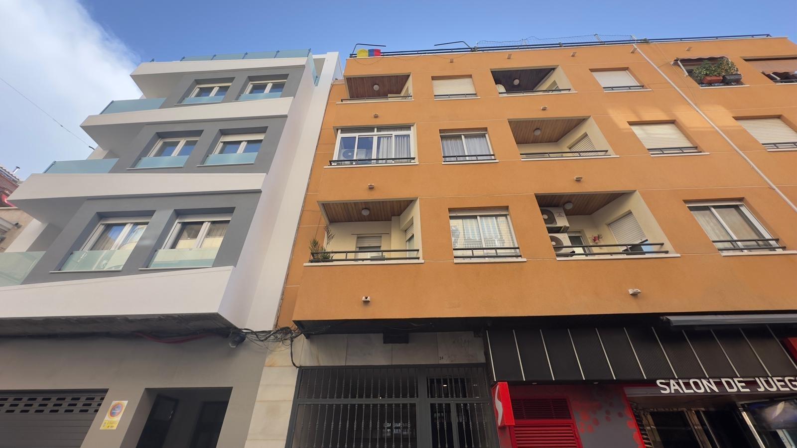 Appartamento a Torrevieja, Alicante, Spagna 2 camere da letto, 58 mq. N° 182932