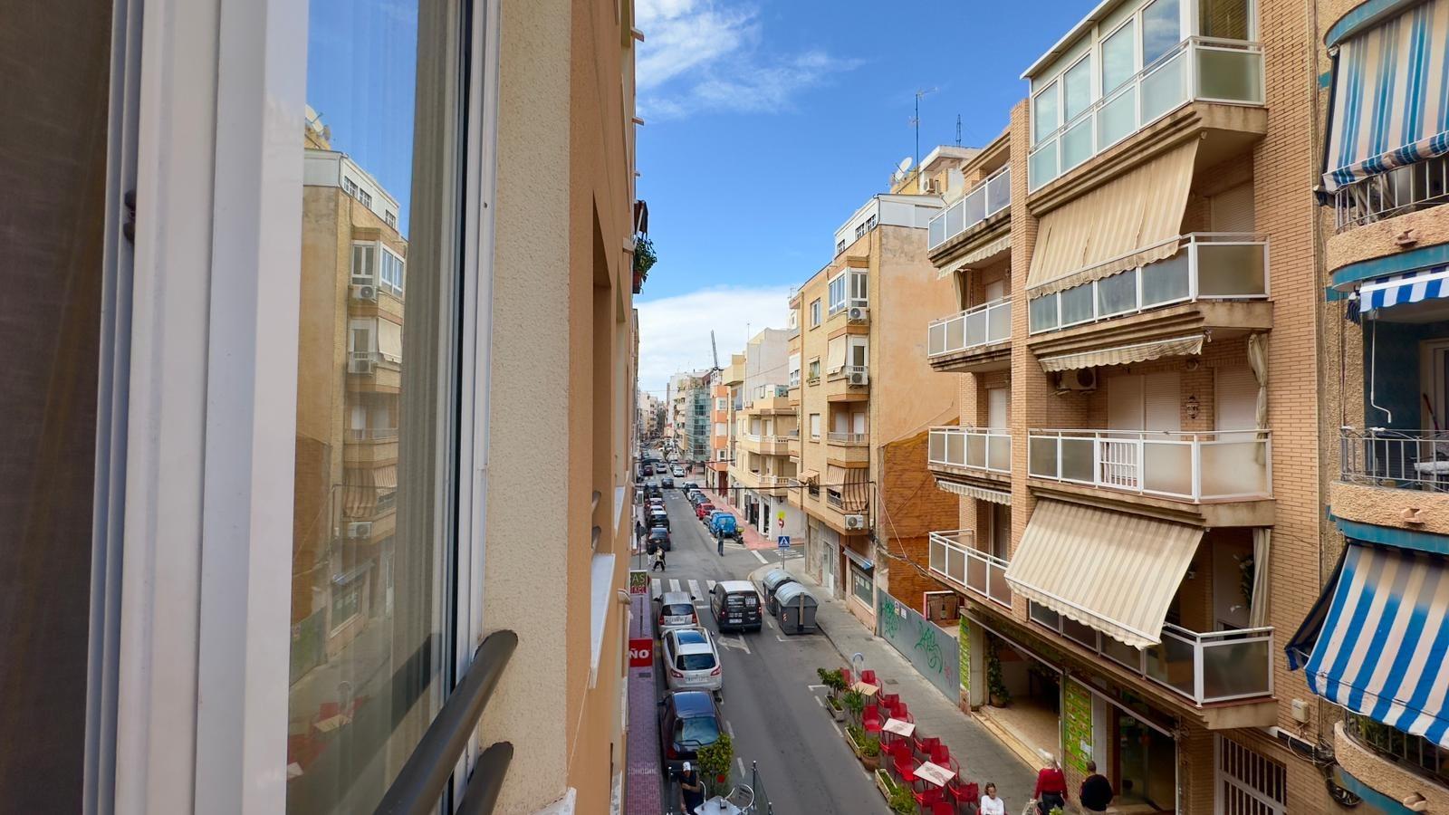 Appartamento a Torrevieja, Alicante, Spagna 2 camere da letto, 58 mq. N° 182932