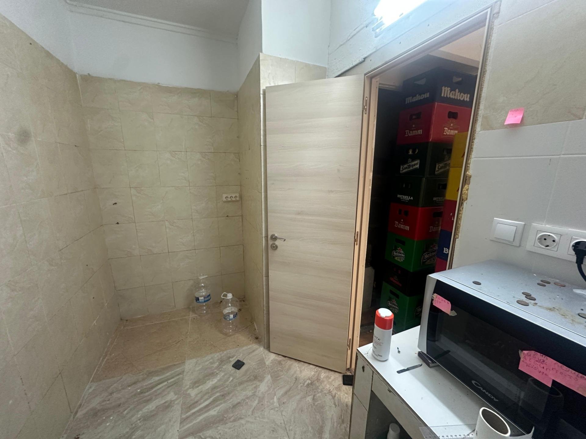 Commercial property à Alicante, Espagne 2 chambres, 63 m2 No. 182937