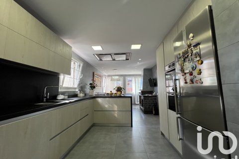 Hus till salu i Palau-Solita I Plegamans, Barcelona, Spanien 4 sovrum, 397 kvm. Nr. 153097 - foto 6