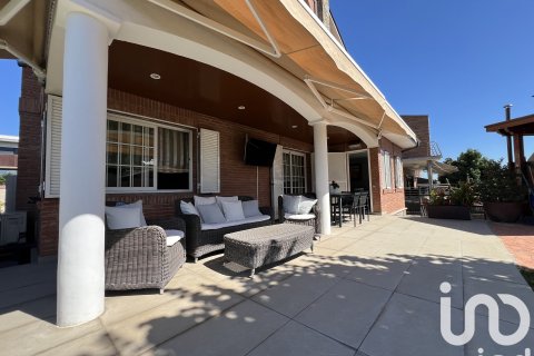 Hus till salu i Palau-Solita I Plegamans, Barcelona, Spanien 4 sovrum, 397 kvm. Nr. 153097 - foto 27