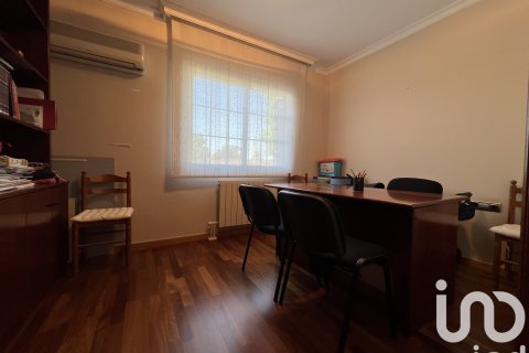 Hus till salu i Palau-Solita I Plegamans, Barcelona, Spanien 4 sovrum, 397 kvm. Nr. 153097 - foto 11