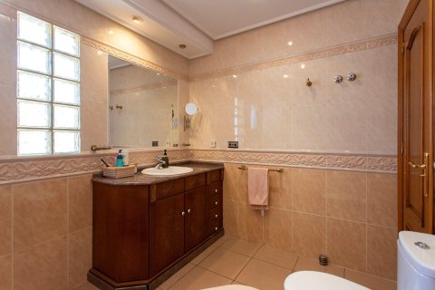 Villa pārdošanā Torrevieja, Alicante, Spānijā 180 m2 Nr. 195888 - attēls 22