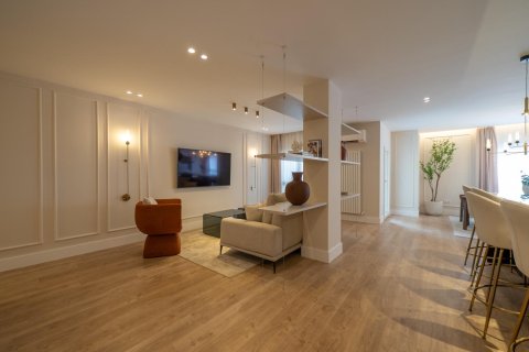 Wohnung zum Verkauf in Madrid, Spanien 3 Schlafzimmer, 235 m2 Nr. 165780 - Foto 6