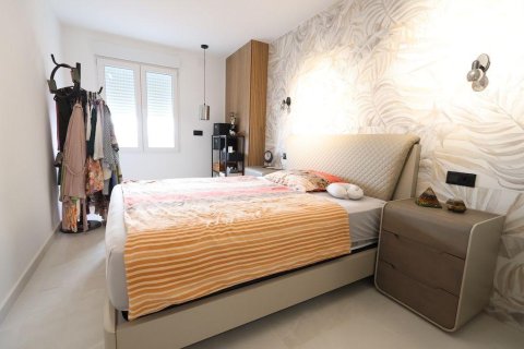 Huoneisto myytävänä Pilar de la Horadada, Alicante, Espanja, 3 makuuhuonetta, 90 m2 No. 165784 - kuva 10