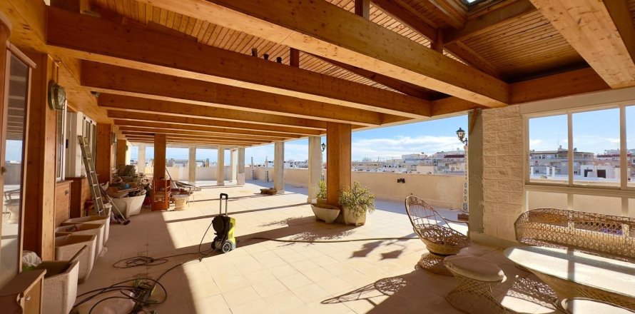 Attico a Torrevieja, Alicante, Spagna 2 camere da letto, 195 mq. N° 165836