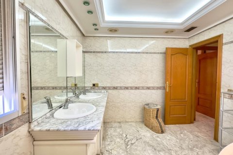 Attico in vendita a Torrevieja, Alicante, Spagna 2 camere da letto, 195 mq. N° 165836 - foto 16