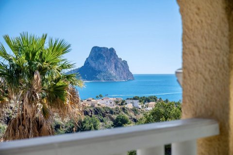 Villa till salu i Calpe, Alicante, Spanien 6 sovrum, 384 kvm. Nr. 181225 - foto 2