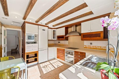 Villa zum Verkauf in Alicante, Spanien 5 Schlafzimmer, 326 m2 Nr. 181226 - Foto 10