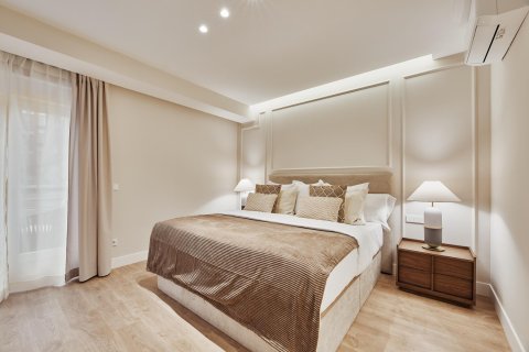 Villa en venta en Madrid, España 4 dormitorios, 155 m2 No. 179894 - foto 20