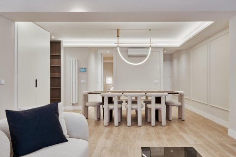 Villa en venta en Madrid, España 4 dormitorios, 155 m2 No. 179894 - foto 8