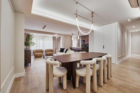 Villa en venta en Madrid, España 4 dormitorios, 155 m2 No. 179894 - foto 7