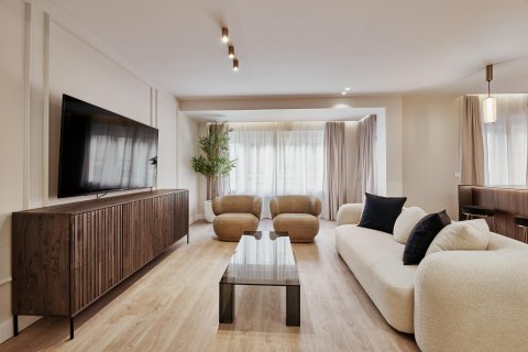 Villa en venta en Madrid, España 4 dormitorios, 155 m2 No. 179894 - foto 2