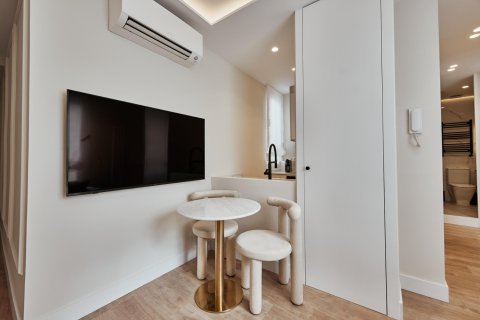 Apartamento en venta en Madrid, España 2 dormitorios, 41 m2 No. 179895 - foto 9