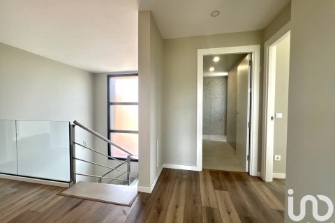 Продажа дома в Сан-Андреу-де-Льяванерес, Барселона, Испания 5 спален, 700м2 №153921 - фото 16