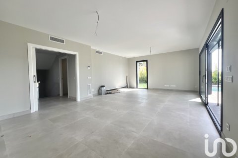 Продажа дома в Сан-Андреу-де-Льяванерес, Барселона, Испания 5 спален, 700м2 №153921 - фото 8