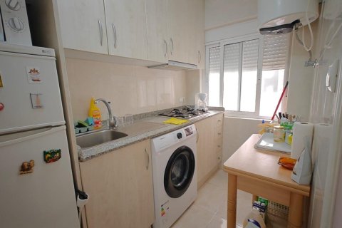 Apartment for sale in Torrevieja, Alicante, Spain 2 bedrooms, 60 sq.m. No. 184223 - photo 8