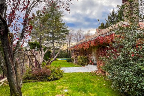 Villa for sale Dominio de Fontenebro, Madrid, Spain 8 bedrooms, 361 sq.m. No. 107073 - photo 1