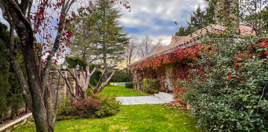 Villa Dominio de Fontenebro, Madrid, Spain 8 bedrooms, 361 sq.m. No. 107073