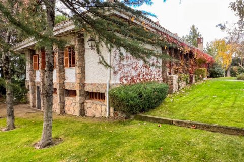 Villa for sale Dominio de Fontenebro, Madrid, Spain 8 bedrooms, 361 sq.m. No. 107073 - photo 10