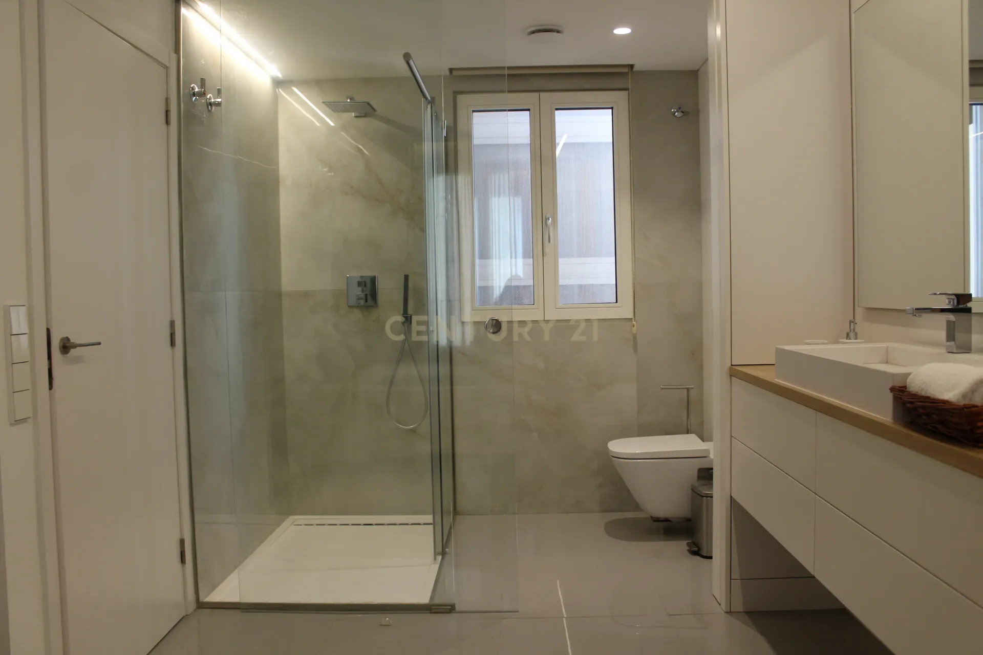 Apartment à Barcelona, Espagne 2 chambres, 117 m2 No. 167134
