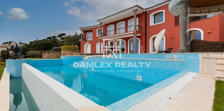 Villa a Platja D'aro, Girona, Spagna 6 camere da letto, 520 mq. N° 176701