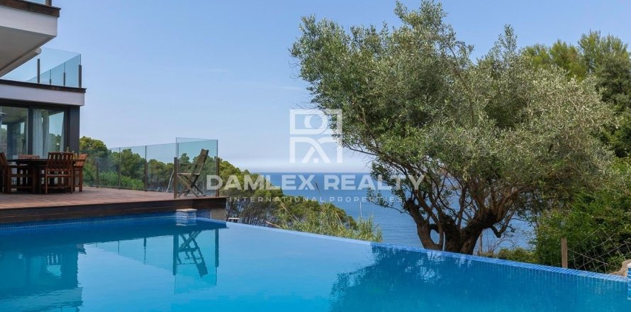 Villa a Begur, Girona, Spagna 5 camere da letto, 480 mq. N° 176703