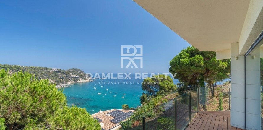Villa a Tossa de Mar, Girona, Spagna 5 camere da letto, 392 mq. N° 176702