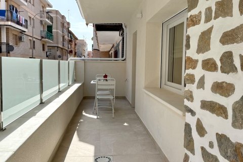 Radhus till salu i San Pedro del Pinatar, Murcia, Spanien 3 sovrum, 136 kvm. Nr. 196393 - foto 12