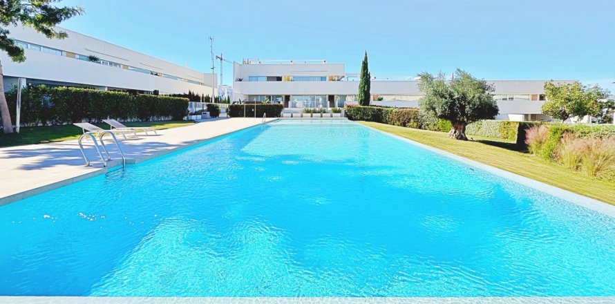 Apartment in Torrevieja, Alicante, Spain 3 bedrooms, 84 sq.m. No. 144424