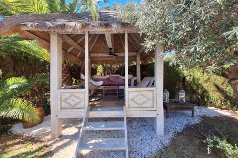 Villa in vendita a Alicante, Spagna 4 camere da letto, 377 mq. N° 144425 - foto 14