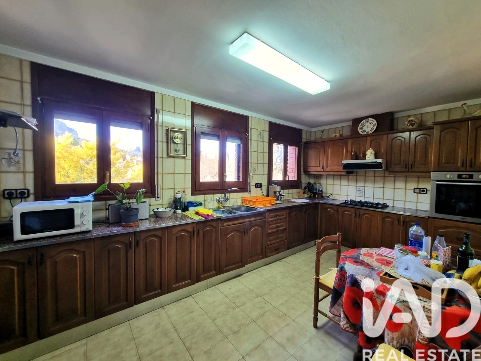 Коммерческая недвижимость в Тивисса, Таррагона, Испания 981м2 №173007