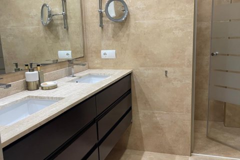 Kamienica w Malaga, Hiszpania 5 sypialni, 260 mkw. nr 173003 – zdjęcie 19