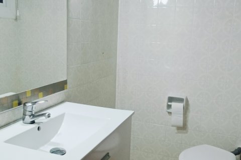 Apartament w Premia De Mar, Barcelona, Hiszpania 4 sypialnie, 102 mkw. nr 173006 – zdjęcie 14