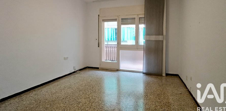 Apartament w Premia De Mar, Barcelona, Hiszpania 4 sypialnie, 102 mkw. nr 173006