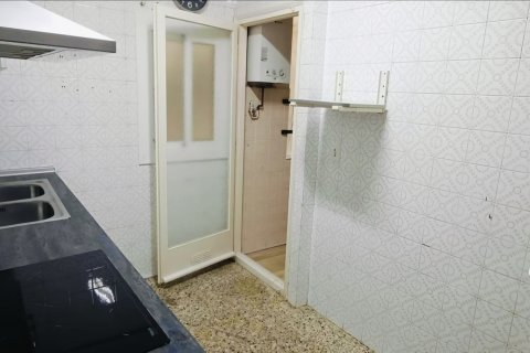 Apartament w Premia De Mar, Barcelona, Hiszpania 4 sypialnie, 102 mkw. nr 173006 – zdjęcie 3